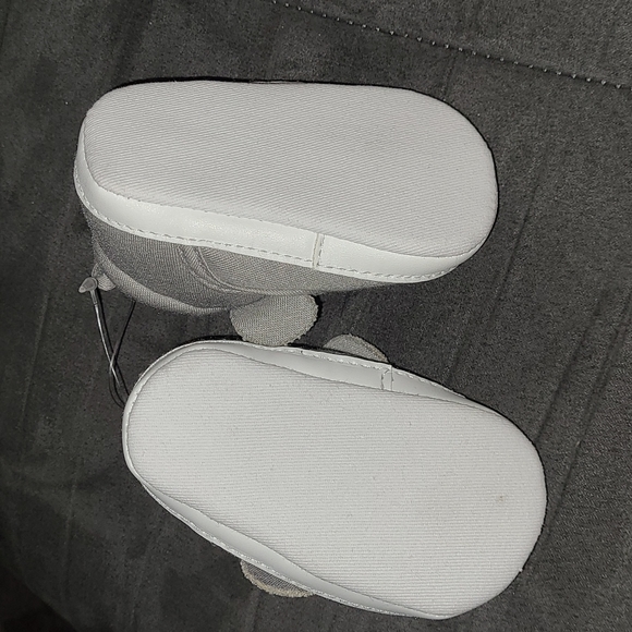 Child of Mine Made By Carters Baby White Spot Gray Dog Soft Slip On Shoes 0-3M - Picture 7 of 7